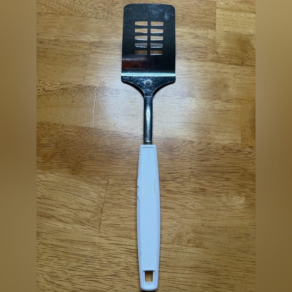 Ecko Unlimited Stainless Steel Turner with White Handle